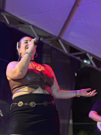 Cantora thalita ferrari. Guia de empresas e servi�os